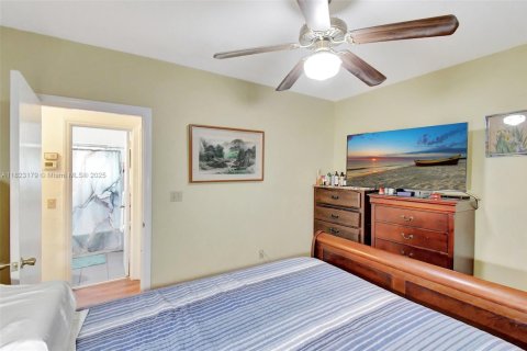 Casa en venta en North Miami Beach, Florida, 2 dormitorios, 81.75 m2 № 1792653 - foto 16