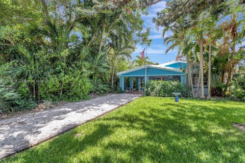 Casa en venta en North Miami Beach, Florida, 2 dormitorios, 81.75 m2 № 1792653 - foto 1