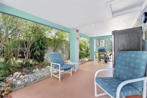 Casa en venta en North Miami Beach, Florida, 2 dormitorios, 81.75 m2 № 1792653 - foto 29