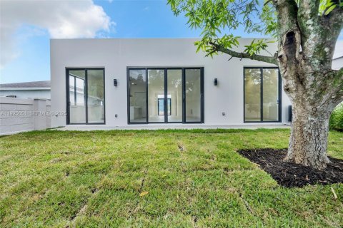 Купить виллу или дом в Форт-Лодердейл, Флорида 3 спальни, 211.45м2, № 1984142 - фото 8