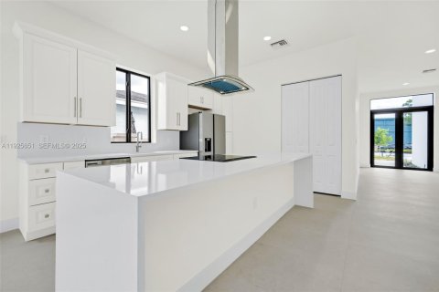 Купить виллу или дом в Форт-Лодердейл, Флорида 3 спальни, 211.45м2, № 1984142 - фото 5