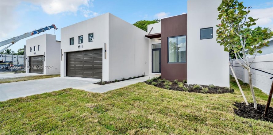 Дом в Форт-Лодердейл, Флорида 3 спальни, 211.45м2 № 1984142