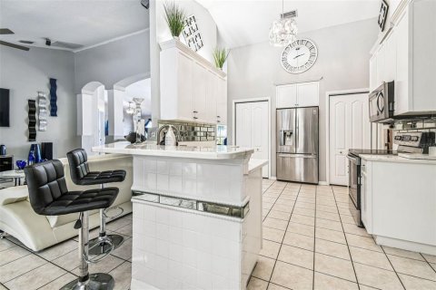 Купить виллу или дом в Ривервью, Флорида 8 комнат, 192.21м2, № 1907580 - фото 25
