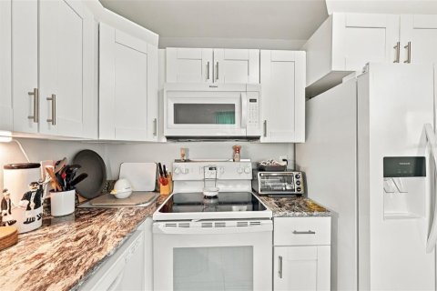 Copropriété à vendre à Sun City Center, Floride: 2 chambres, 89.19 m2 № 2389357 - photo 16