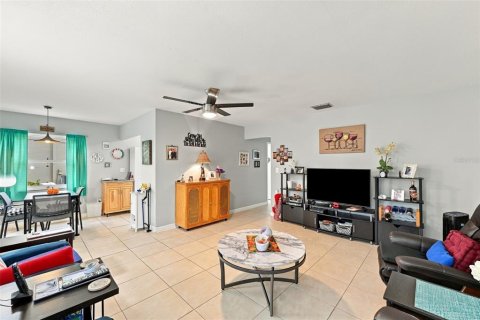 Copropriété à vendre à Sun City Center, Floride: 2 chambres, 89.19 m2 № 2389357 - photo 6