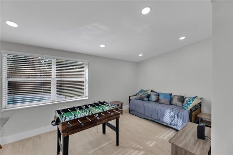 House in Pompano Beach, Florida 3 bedrooms, 132.85 sq.m. № 1704520 - photo 13