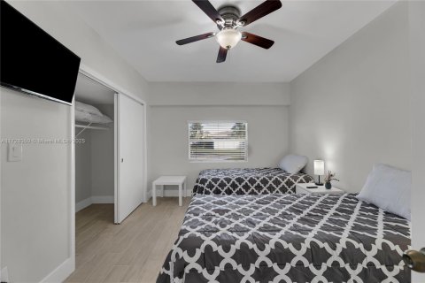 House in Pompano Beach, Florida 3 bedrooms, 132.85 sq.m. № 1704520 - photo 12
