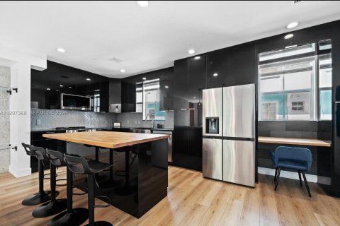 Townhouse in Hollywood, Florida 3 bedrooms, 158.21 sq.m. № 1995606 - photo 6