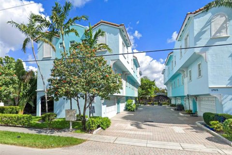 Townhouse in Hollywood, Florida 3 bedrooms, 158.21 sq.m. № 1995606 - photo 26