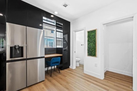 Townhouse in Hollywood, Florida 3 bedrooms, 158.21 sq.m. № 1995606 - photo 9