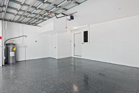 Townhouse in Hollywood, Florida 3 bedrooms, 158.21 sq.m. № 1995606 - photo 20