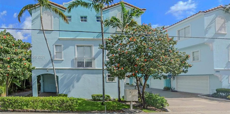 Townhouse in Hollywood, Florida 3 bedrooms, 158.21 sq.m. № 1995606