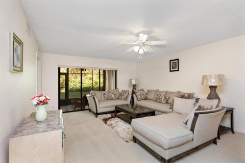 Condo in Boynton Beach, Florida, 2 bedrooms № 2251260 - photo 8