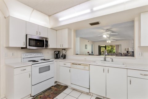 Condo in Boynton Beach, Florida, 2 bedrooms № 2251260 - photo 17