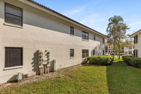 Condo in Boynton Beach, Florida, 2 bedrooms № 2251260 - photo 27