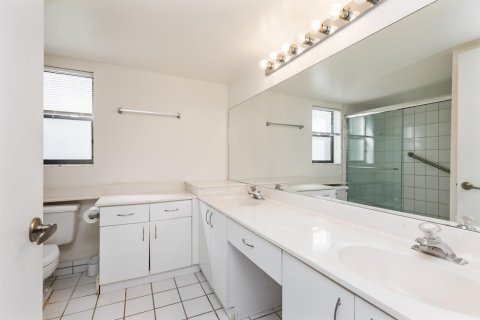 Condo in Boynton Beach, Florida, 2 bedrooms № 2251260 - photo 22