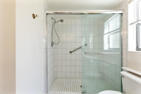 Condo in Boynton Beach, Florida, 2 bedrooms № 2251260 - photo 24