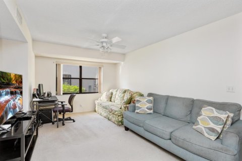 Condo in Boynton Beach, Florida, 2 bedrooms № 2251260 - photo 3