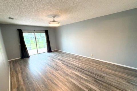 Villa ou maison à louer à Winter Haven, Floride: 2 chambres, 114.36 m2 № 2424151 - photo 8
