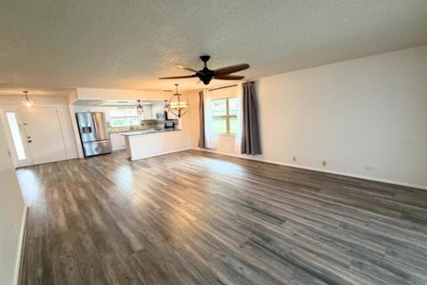 Villa ou maison à louer à Winter Haven, Floride: 2 chambres, 114.36 m2 № 2424151 - photo 6