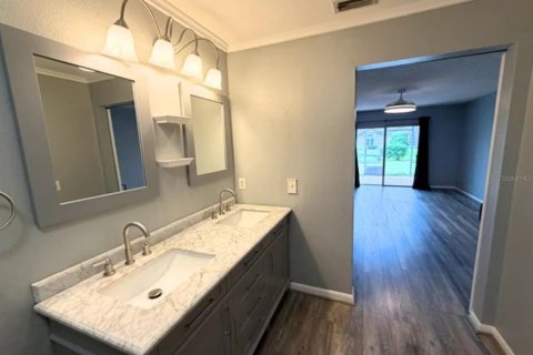 Villa ou maison à louer à Winter Haven, Floride: 2 chambres, 114.36 m2 № 2424151 - photo 11