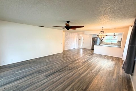 Villa ou maison à louer à Winter Haven, Floride: 2 chambres, 114.36 m2 № 2424151 - photo 5