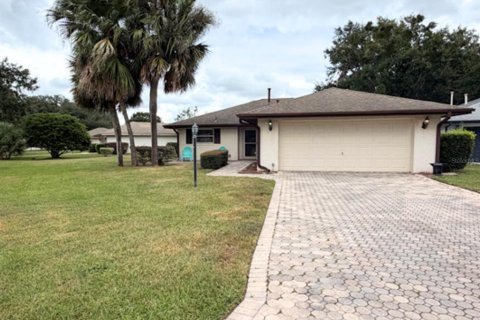 Villa ou maison à louer à Winter Haven, Floride: 2 chambres, 114.36 m2 № 2424151 - photo 2