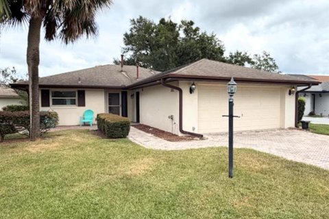 Villa ou maison à Winter Haven, Floride 2 chambres, 114.36 m2 № 2424151