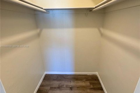 Снять в аренду виллу или дом в Корал-Спрингс, Флорида 3 спальни, 125.42м2, № 2004550 - фото 12