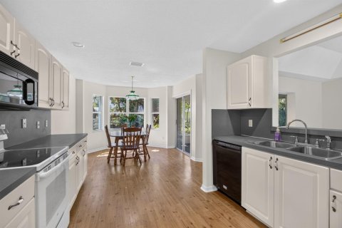 Villa ou maison à vendre à Sebastian, Floride: 3 chambres, 156.91 m2 № 2422250 - photo 9