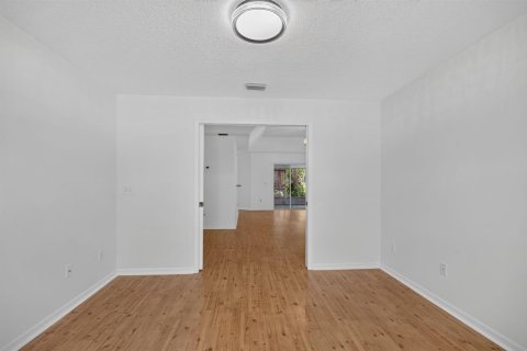 Villa ou maison à vendre à Sebastian, Floride: 3 chambres, 156.91 m2 № 2422250 - photo 8
