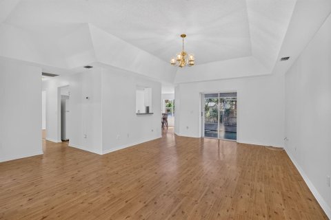 Villa ou maison à vendre à Sebastian, Floride: 3 chambres, 156.91 m2 № 2422250 - photo 3