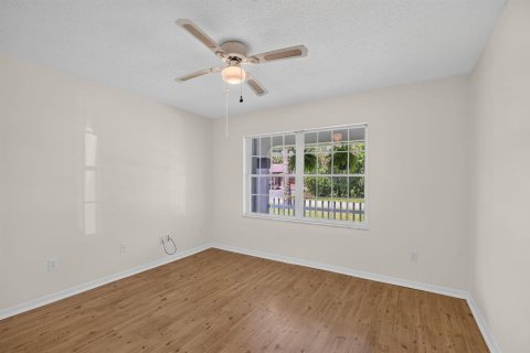 Villa ou maison à vendre à Sebastian, Floride: 3 chambres, 156.91 m2 № 2422250 - photo 19