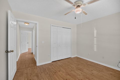 Villa ou maison à vendre à Sebastian, Floride: 3 chambres, 156.91 m2 № 2422250 - photo 20