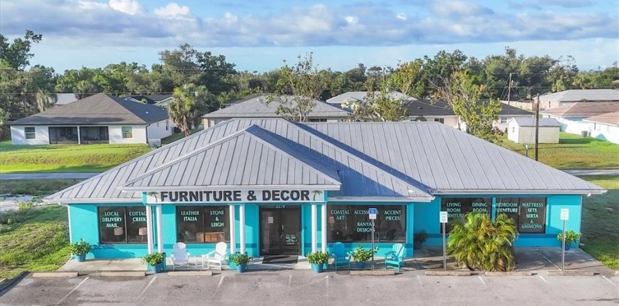 Propiedad comercial en Englewood, Florida 289.02 m2 № 1773876