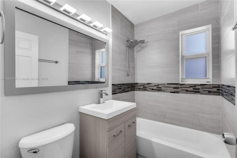 Снять в аренду виллу или дом в Помпано-Бич, Флорида 3 спальни, 103.12м2, № 1948935 - фото 28