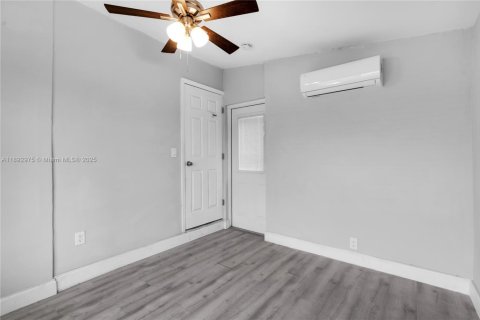 Снять в аренду виллу или дом в Помпано-Бич, Флорида 3 спальни, 103.12м2, № 1948935 - фото 27