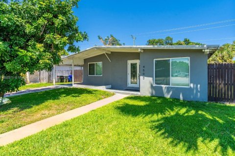 Снять в аренду виллу или дом в Помпано-Бич, Флорида 3 спальни, 103.12м2, № 1948935 - фото 12