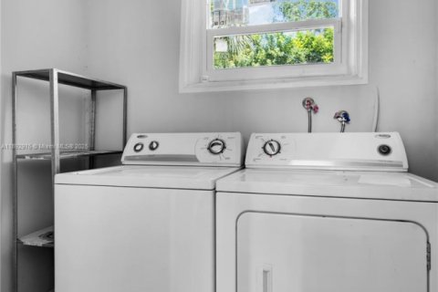 Снять в аренду виллу или дом в Помпано-Бич, Флорида 3 спальни, 103.12м2, № 1948935 - фото 11