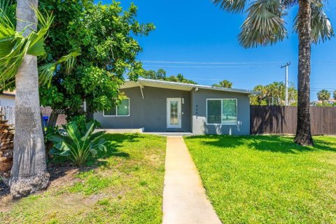 Снять в аренду виллу или дом в Помпано-Бич, Флорида 3 спальни, 103.12м2, № 1948935 - фото 15