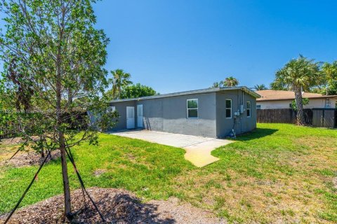 Снять в аренду виллу или дом в Помпано-Бич, Флорида 3 спальни, 103.12м2, № 1948935 - фото 19