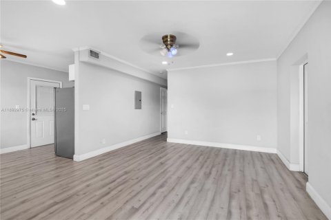 Снять в аренду виллу или дом в Помпано-Бич, Флорида 3 спальни, 103.12м2, № 1948935 - фото 5