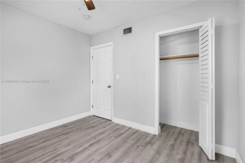 Снять в аренду виллу или дом в Помпано-Бич, Флорида 3 спальни, 103.12м2, № 1948935 - фото 26