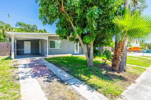 Снять в аренду виллу или дом в Помпано-Бич, Флорида 3 спальни, 103.12м2, № 1948935 - фото 13