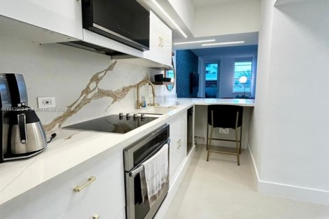 Снять в аренду кондоминиум в Майами-Бич, Флорида 1 спальня, 49.24м2, № 1959539 - фото 8