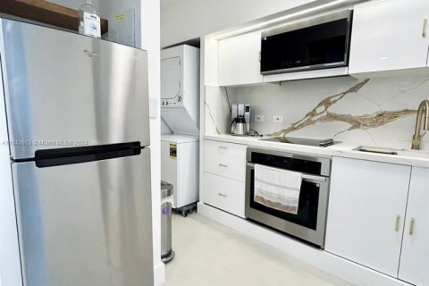 Снять в аренду кондоминиум в Майами-Бич, Флорида 1 спальня, 49.24м2, № 1959539 - фото 7