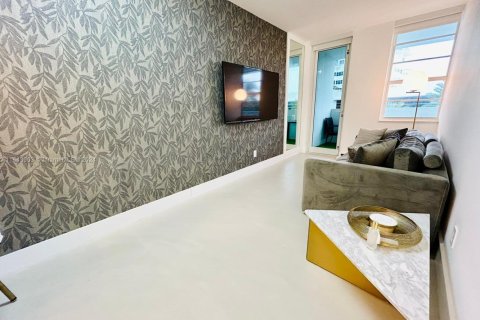 Снять в аренду кондоминиум в Майами-Бич, Флорида 1 спальня, 49.24м2, № 1959539 - фото 2