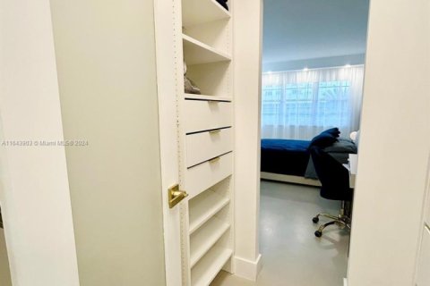 Снять в аренду кондоминиум в Майами-Бич, Флорида 1 спальня, 49.24м2, № 1959539 - фото 13