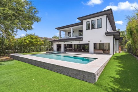 House in Orlando, Florida 5 bedrooms, 424.93 sq.m. № 1835697 - photo 25
