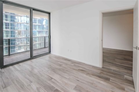 Condominio en alquiler en Miami, Florida, 1 dormitorio, 81.85 m2 № 1938921 - foto 16